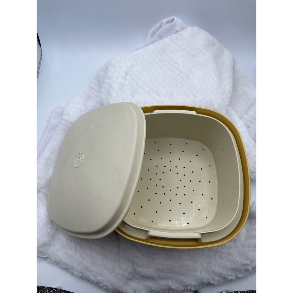 Vintage Tupperware Colander Strainer Bowl and Lid Classic Harvest Gold - Picture 3 of 6